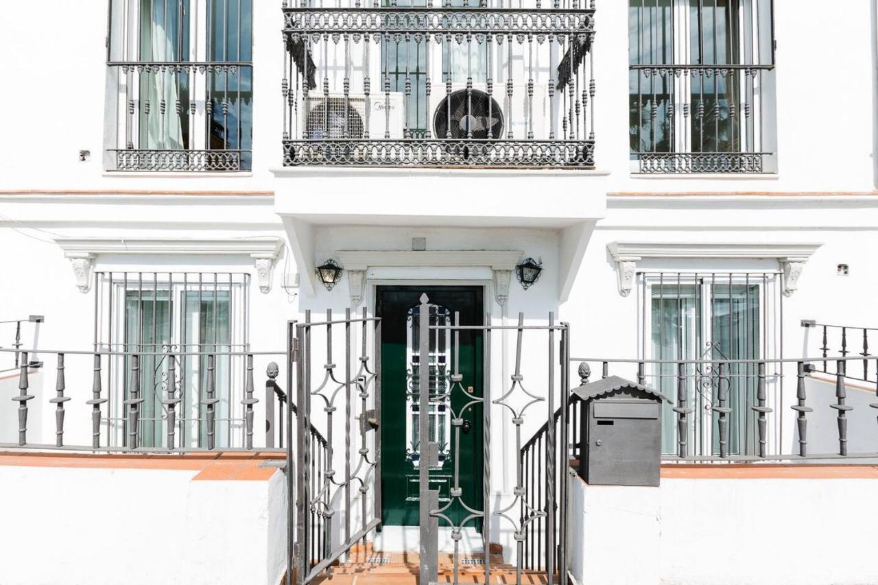 Loft En Primera Linea Del Paseo Maritimo Malaga Exterior photo