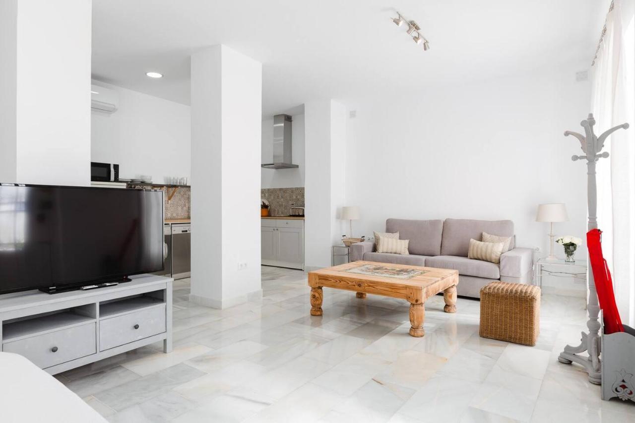 Loft En Primera Linea Del Paseo Maritimo Malaga Exterior photo