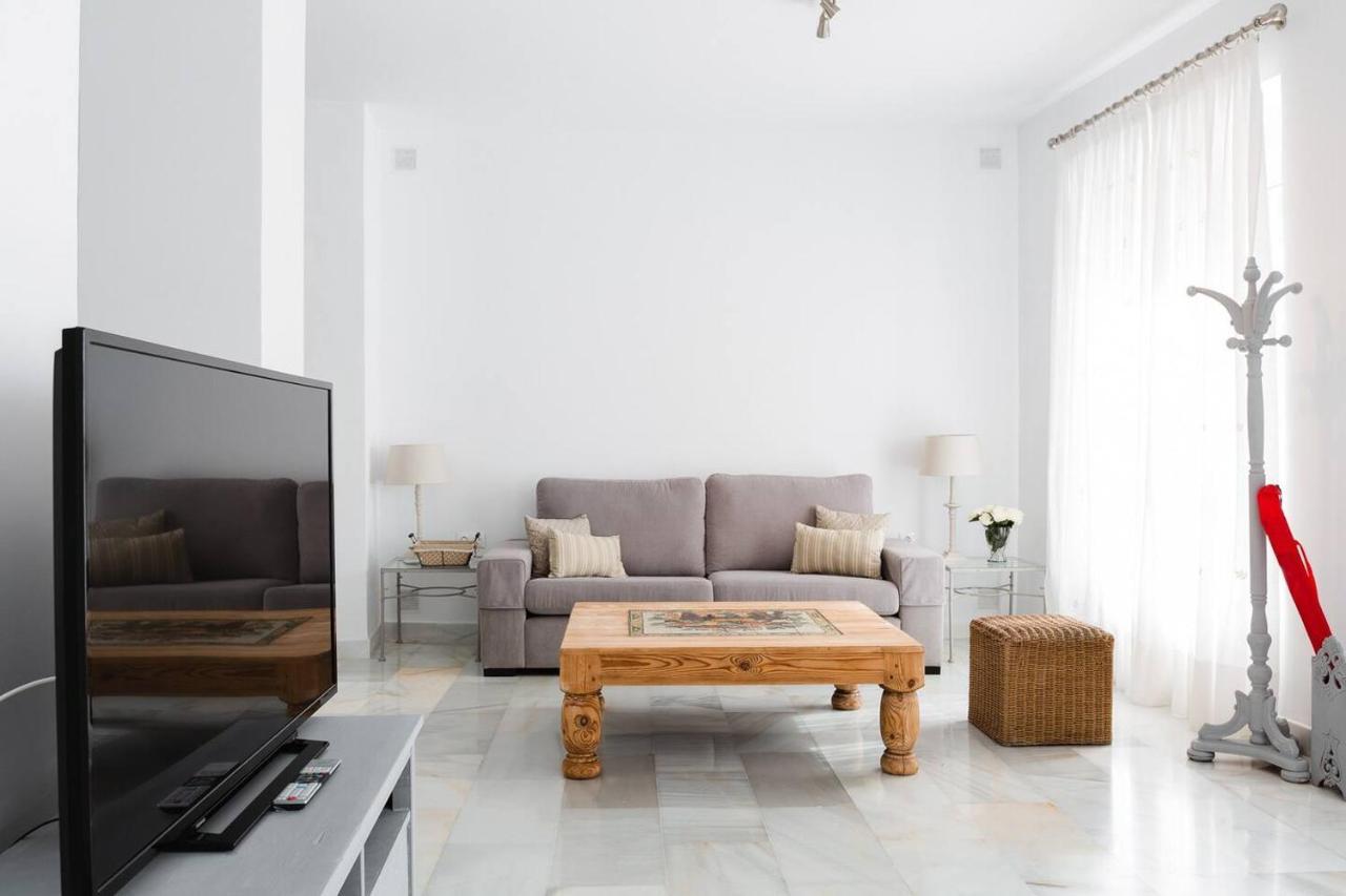 Loft En Primera Linea Del Paseo Maritimo Malaga Exterior photo