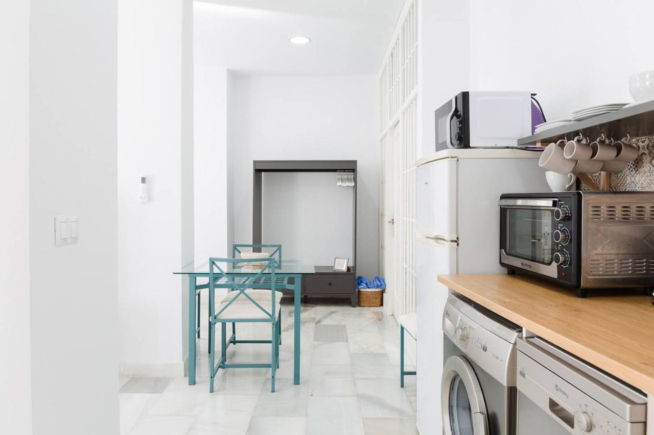 Loft En Primera Linea Del Paseo Maritimo Malaga Exterior photo