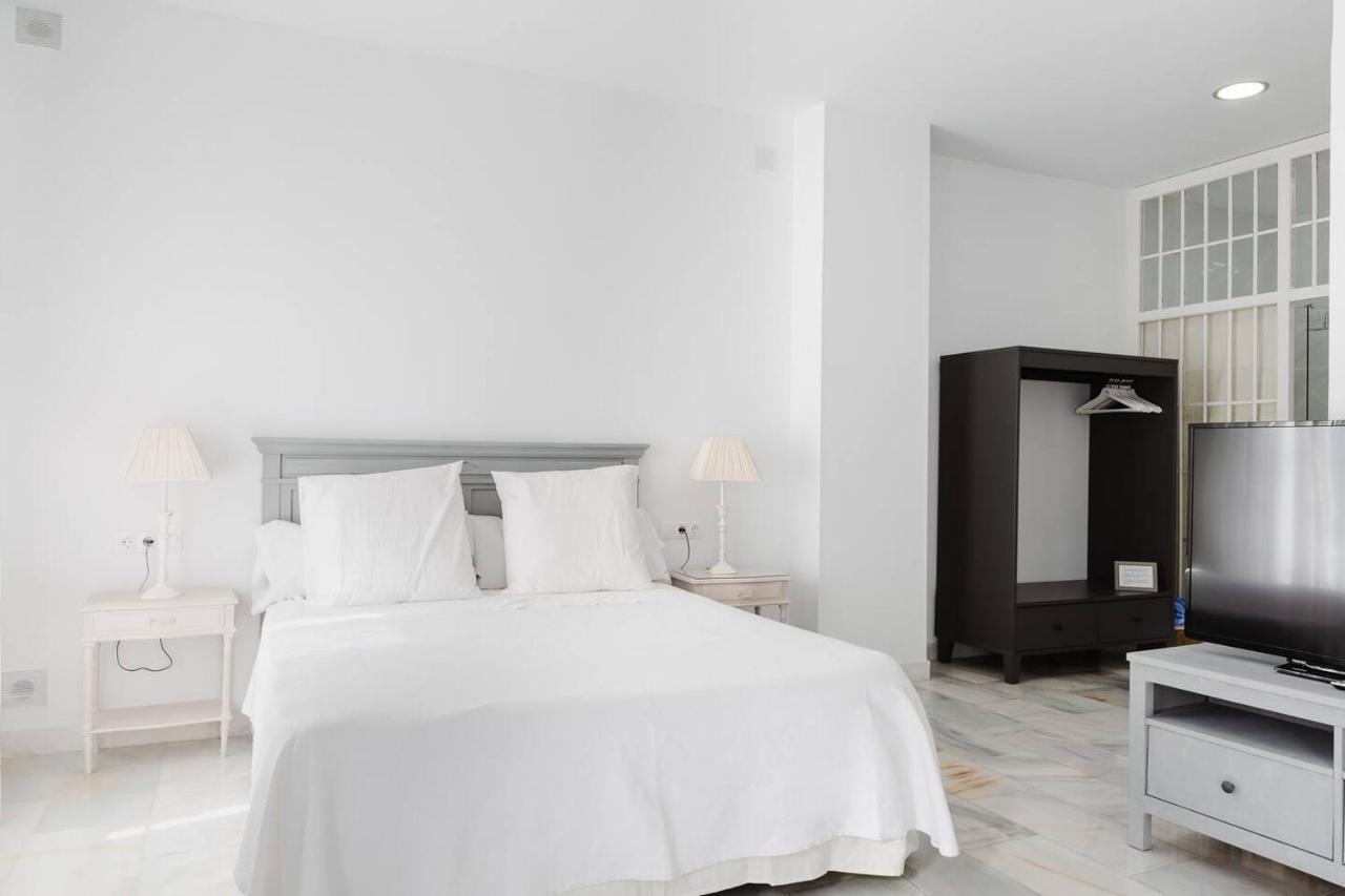 Loft En Primera Linea Del Paseo Maritimo Malaga Exterior photo