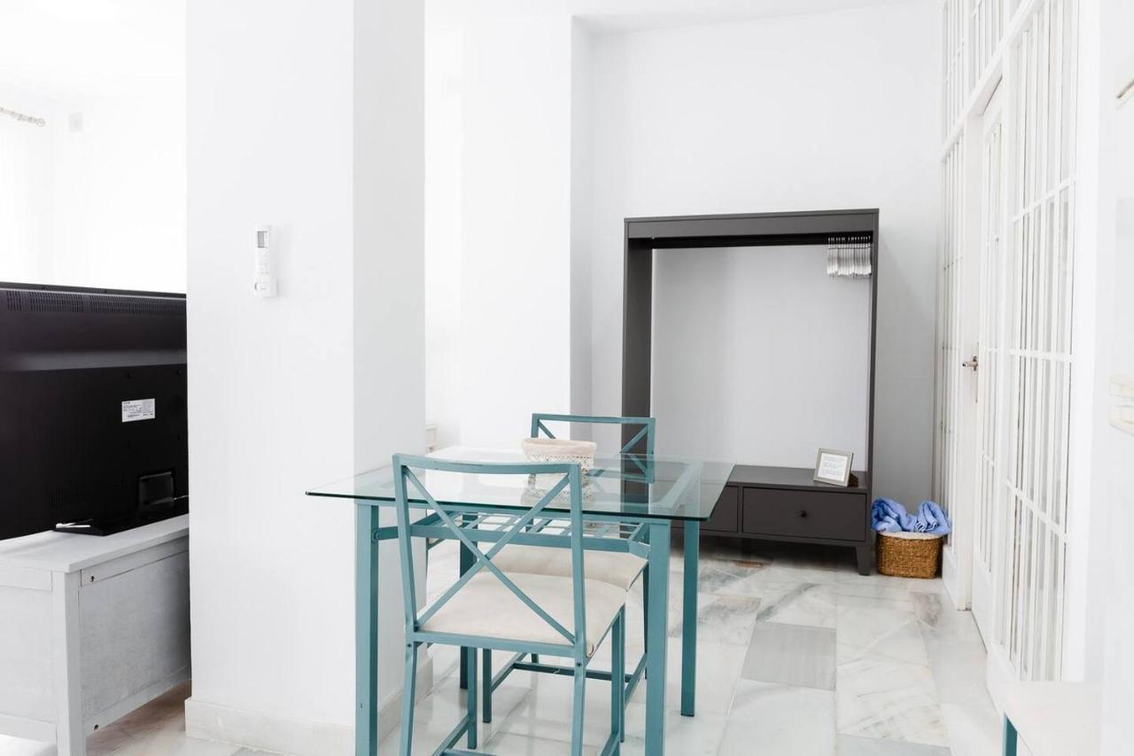 Loft En Primera Linea Del Paseo Maritimo Malaga Exterior photo